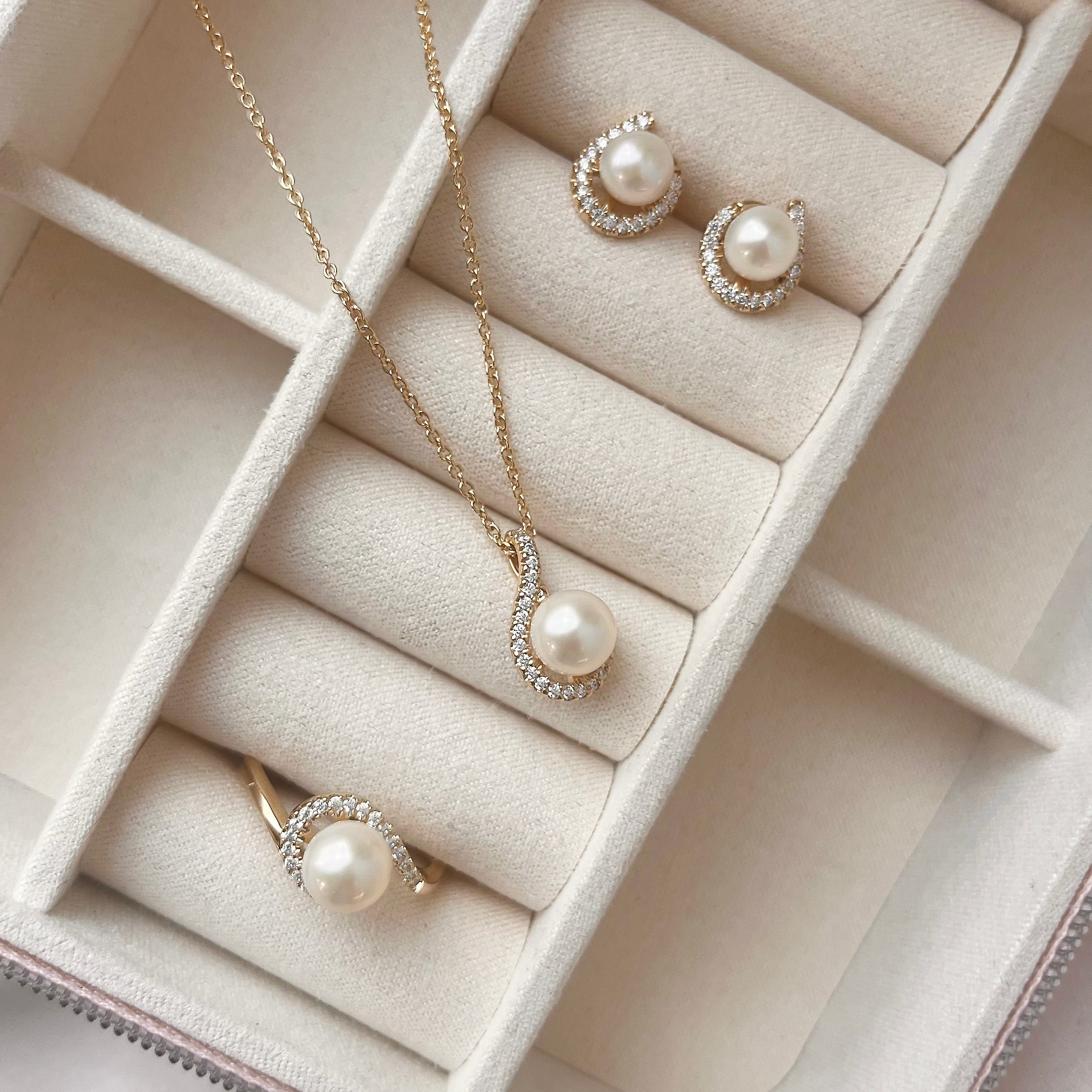 Scrouples Ringe i Guld 8 kt. med Perle
