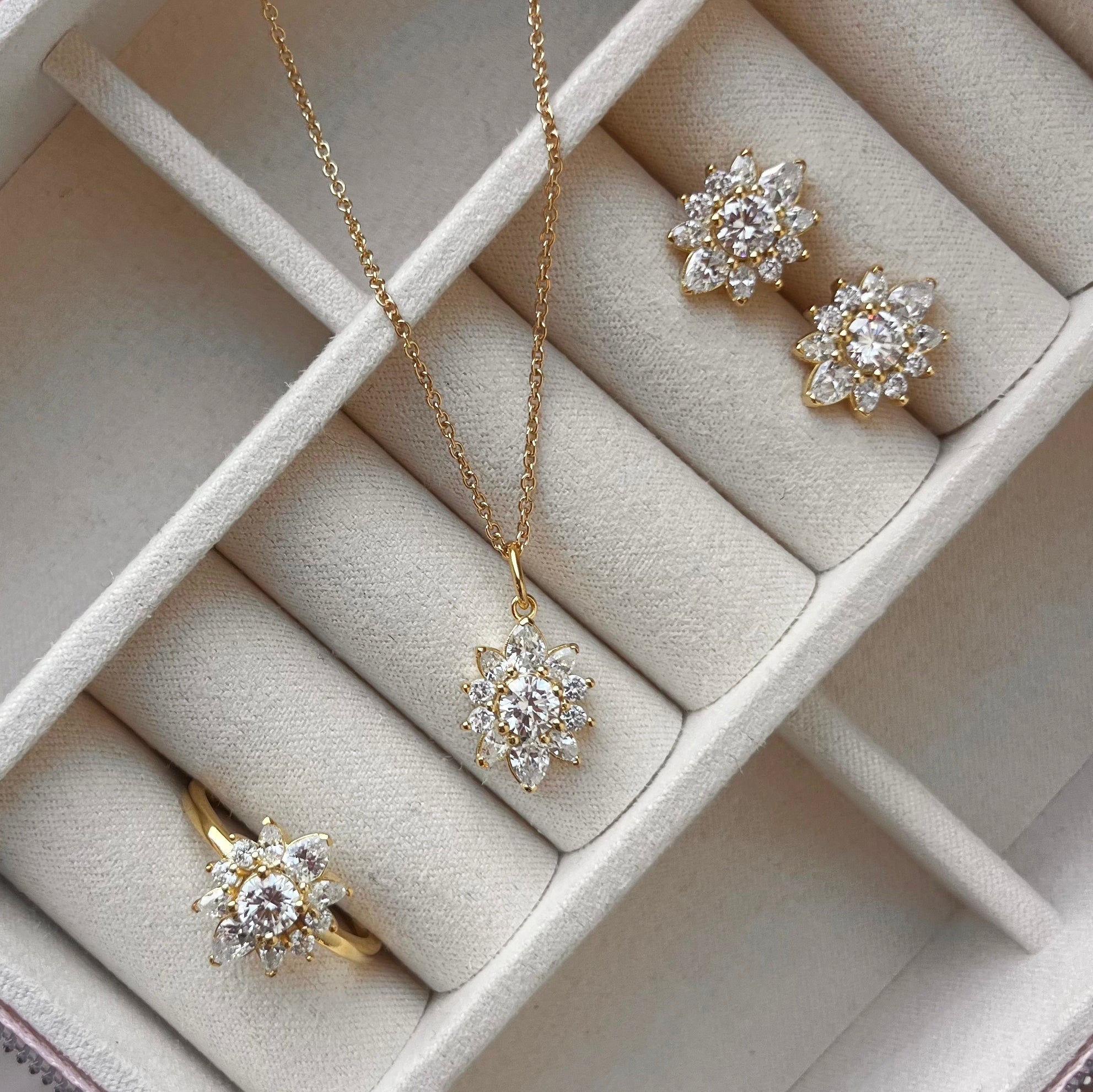 Scrouples Halskæde i Sølv med Syn. cubic zirconia