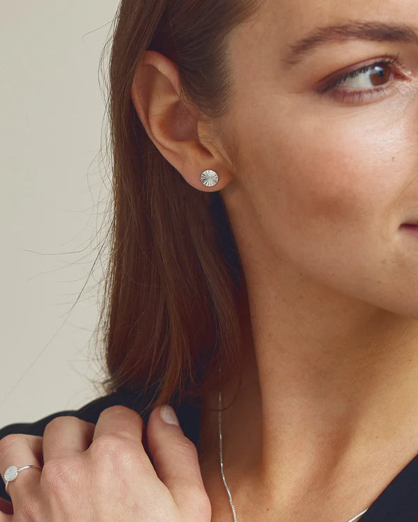 Scarlett forsølvet messing ørering